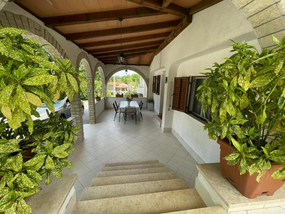 Apartment Benky Pican Exterior photo